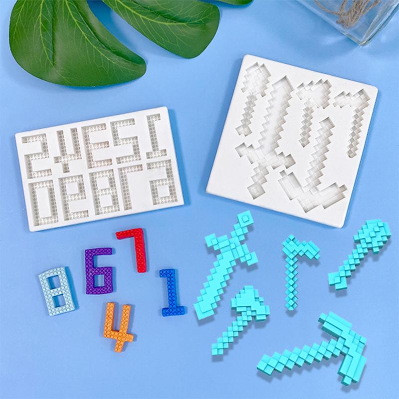 Blocs de Construction Petit Homme Chiot Moule Quatre Pièces en Silicone Liquide Moule de Cuisson pour Gâteau au Chocolat Sucre Numérique Moule à Fleurs  "