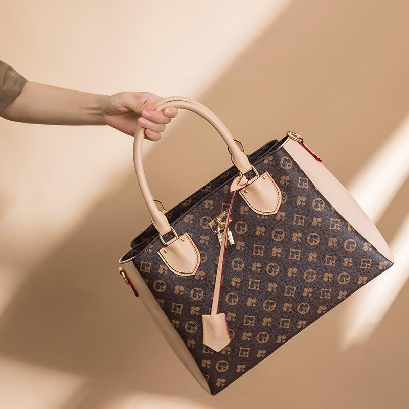 High-end Big Bag Women's New Fashion Autumn and Winter Versatile Commuter Shoulder Bag Large-capacity Tote Bag