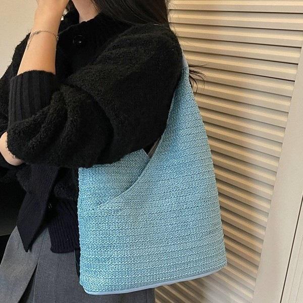 2023 Trendy Women's Large Capacity Textured Straw Tote & Shoulder Beach Bag