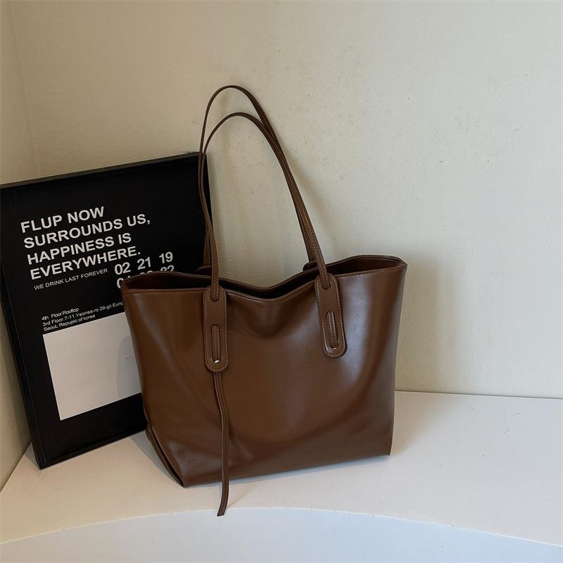 Large Capacity Tote Bag with Dual Handles Stylish Women's Shoulder Bag for Work Shopping and Everyday Use