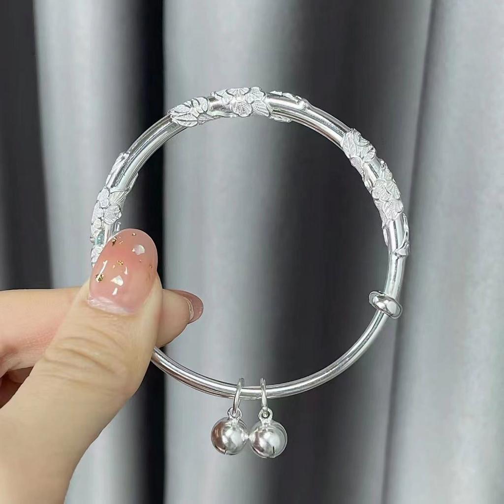 Glocken, zwei Blumenarmbänder, Frauen schenken Mutter Geschenke, neues Temperament, Nischen-Designgefühl