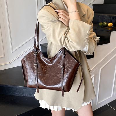 Retro Commuter Tote Bag Large-capacity Single-shoulder Bag Stylish Underarm Bag