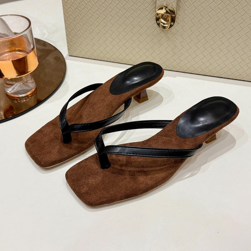 Women's shoes 2025 summer new simple color matching wedge flip-flops women's summer fashion outer wear temperament cool slippers