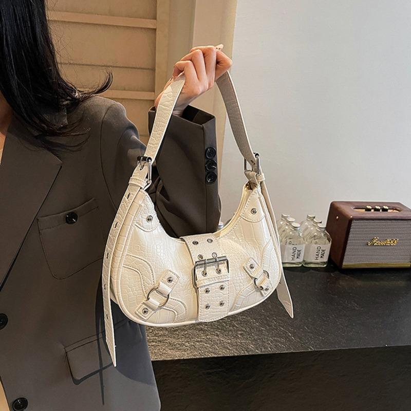 Crescent Commuter Fashion Biker Single Shoulder Women's Bag Rivets Personality Pleats Armpit Crossbody Bag