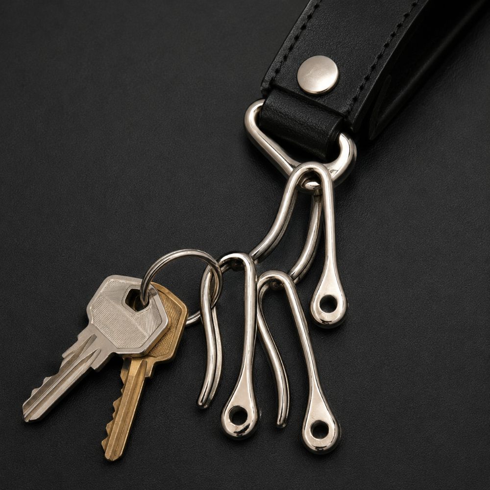 Retro Bronze Keychain Horseshoe Style Hook Buckles Portable Belt Clip Luggage Accessories