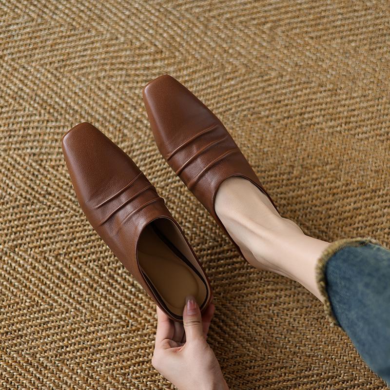 Fashion 2025 New Fashion Genuine Leather Slipers Women Covered Toe Low Heel Square Toe Soft Mules Female Summer Comfort Casual Slides