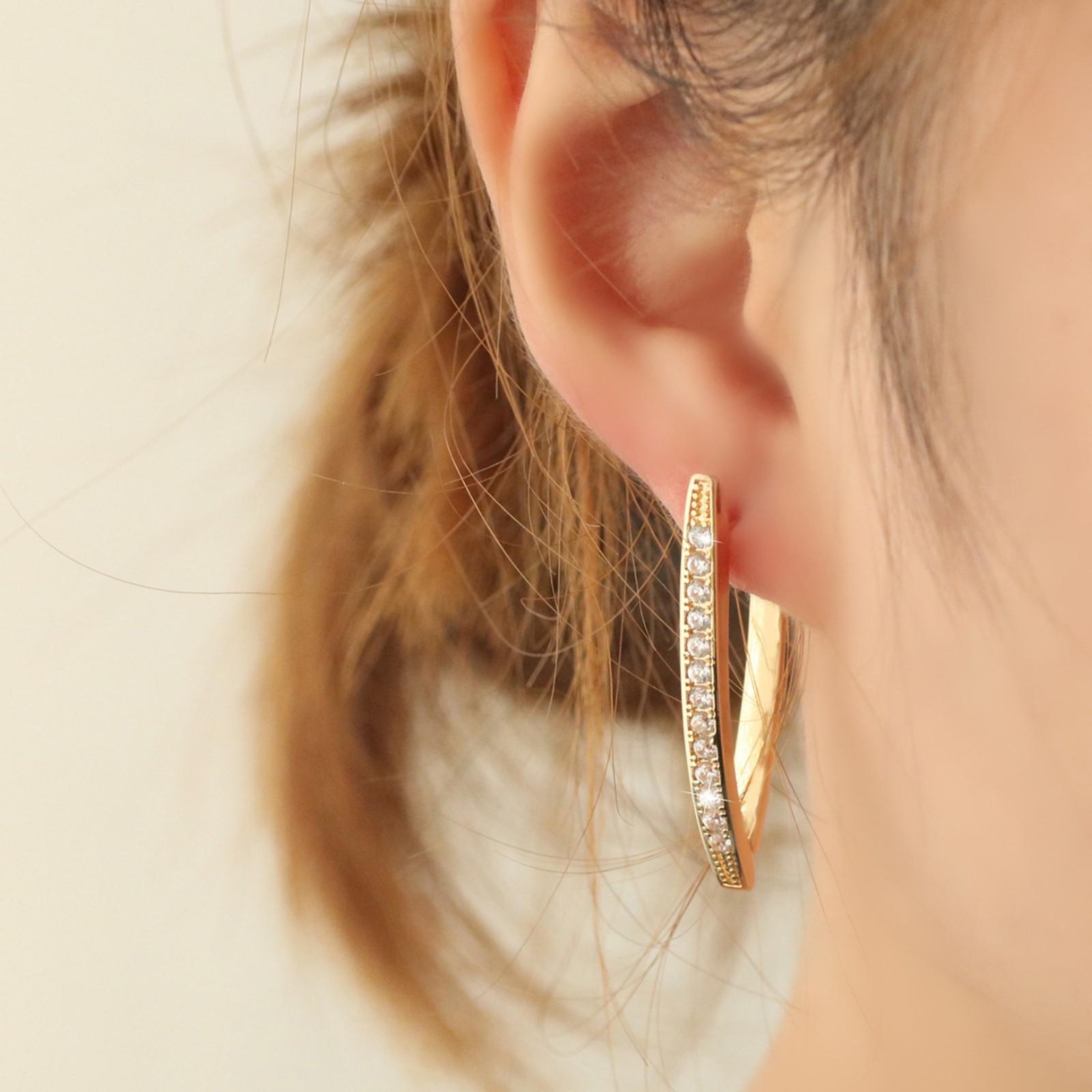 

Серьги-цветы в стиле легкой роскоши, Изысканные и высококлассные серьги-лепестки в стиле легкой роскоши