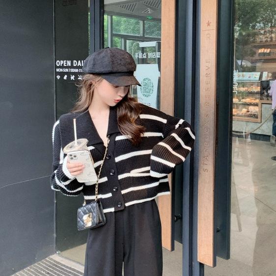 

Gentle wind striped knitted cardigan women s autumn 2025 new French loose outer wear lapel sweater versatile one size fits all