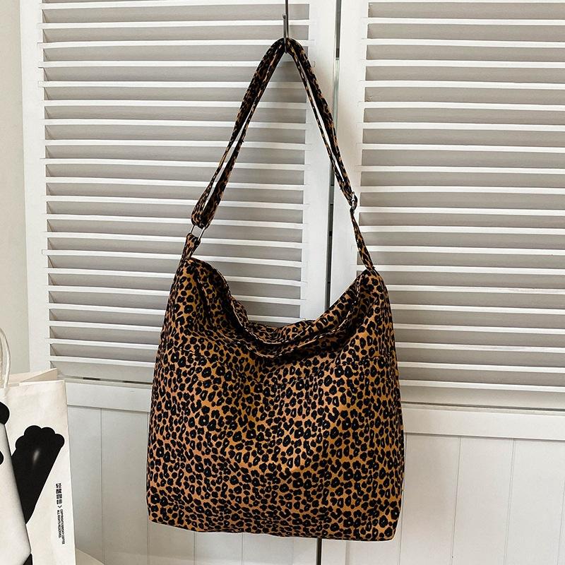 

Foreign style fashionable leopard print high-end texture tote bag women s new large-capacity versatile casual work commuting shoulder bag коричневый