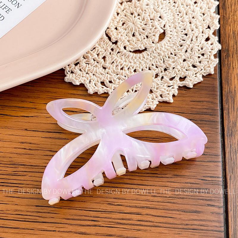 Trendy Acrylic Hair Claw Clip In Beautiful Candy Colors Ideal For Fashionable Women