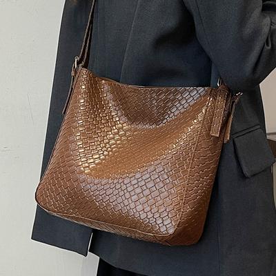 Koreanische Version der Retro- und Modischen Geflochtenen Tasche für Damen Neue Nische Große Kapazität Einzelne Schulter Umhängetasche Pendeltasche Achseltasche