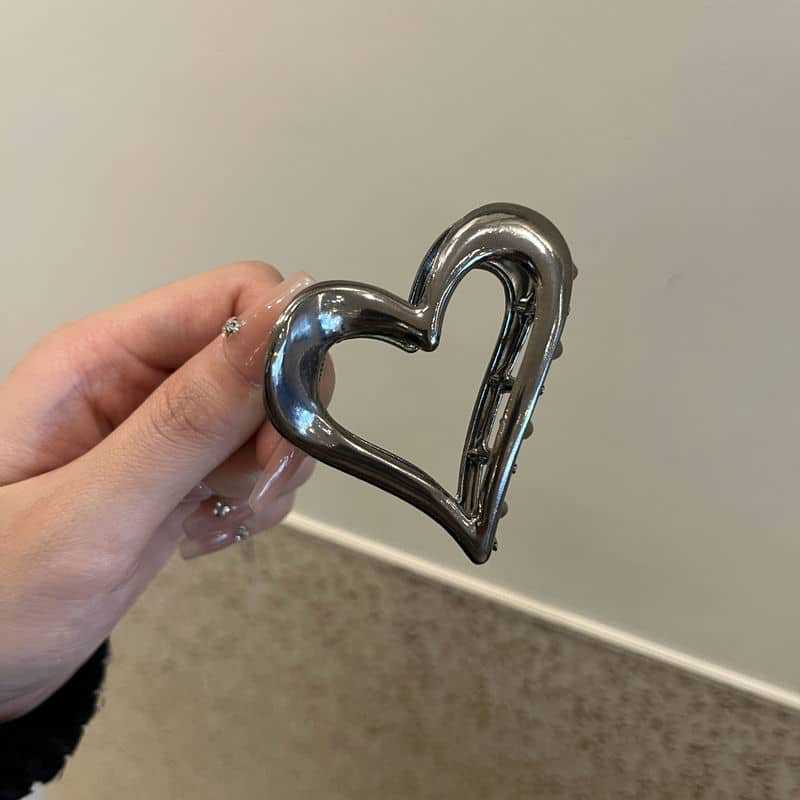 1pc Advanced metal heart-shaped hair clip, shark clip at the back of the head, simple grip clip, new clip headwear