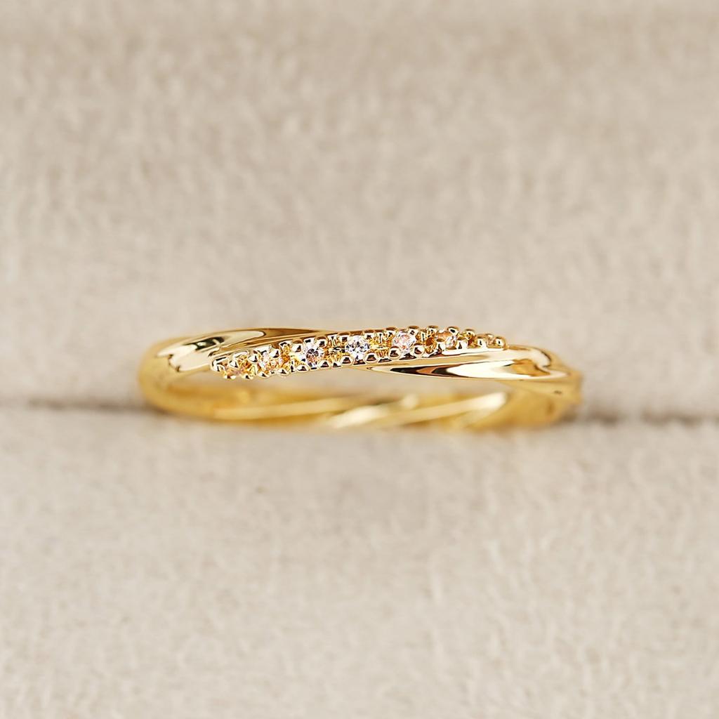 Luxury Twisted Diamond Ring Fashionable Personalized Band Couple Gift Jewelry Elegant Design For Women And Men