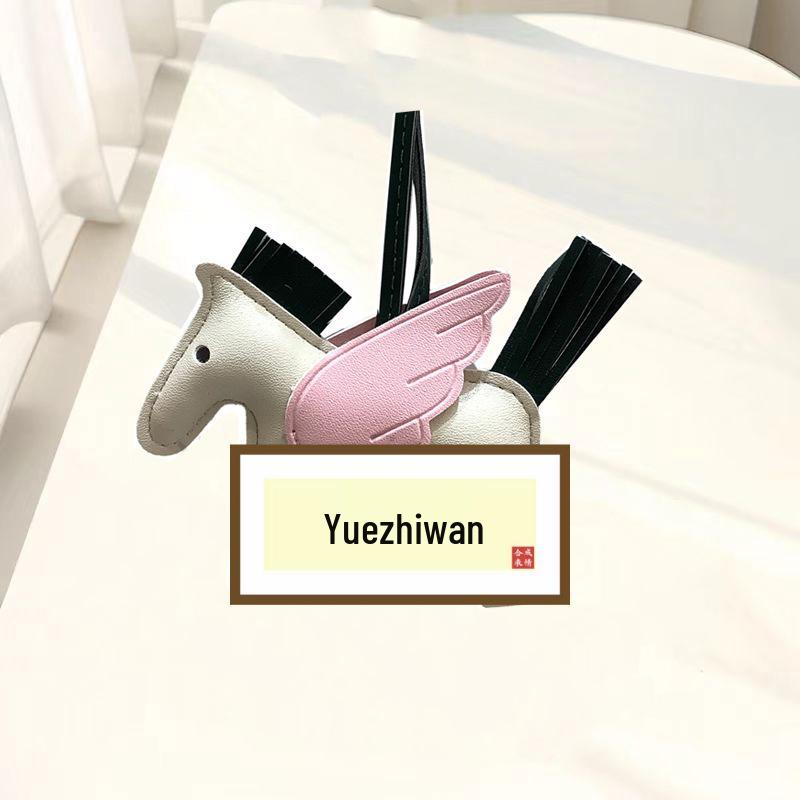 Pegasus Anhänger Schlüsselanhänger: Süßer Quaste, Kontrastfarbe, Cartoon-Einhorn-Anhänger aus Leder