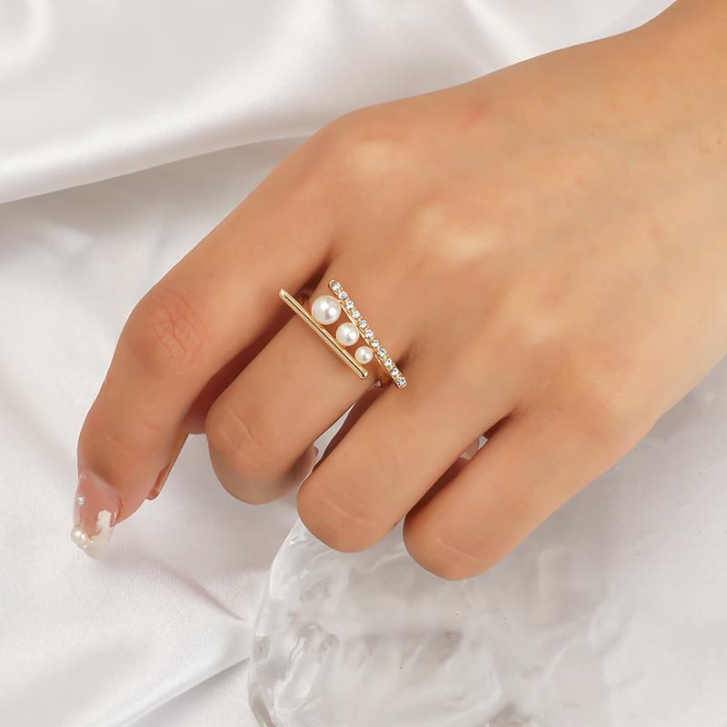 Minimalist Modern Pearl Adjustable Ring With Unique Geometric Design Ideal For Fashion Enthusiasts
