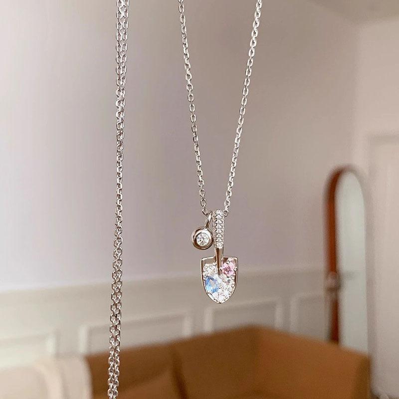 

Creative Glossy silver 925 Inlaid Gradient Pink Blue Diamond Necklace Exquisite Shovel collar chain Wedding Fine Jewelry Gifts 45cm серебряный