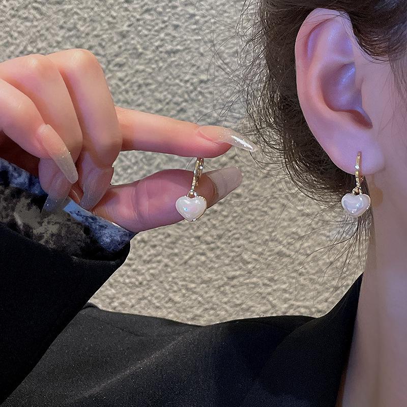 925 Silver Pearl Earrings - Light Luxury Mermaid Style, Trendy All-Match Design, Temperament Love Ear Buckle