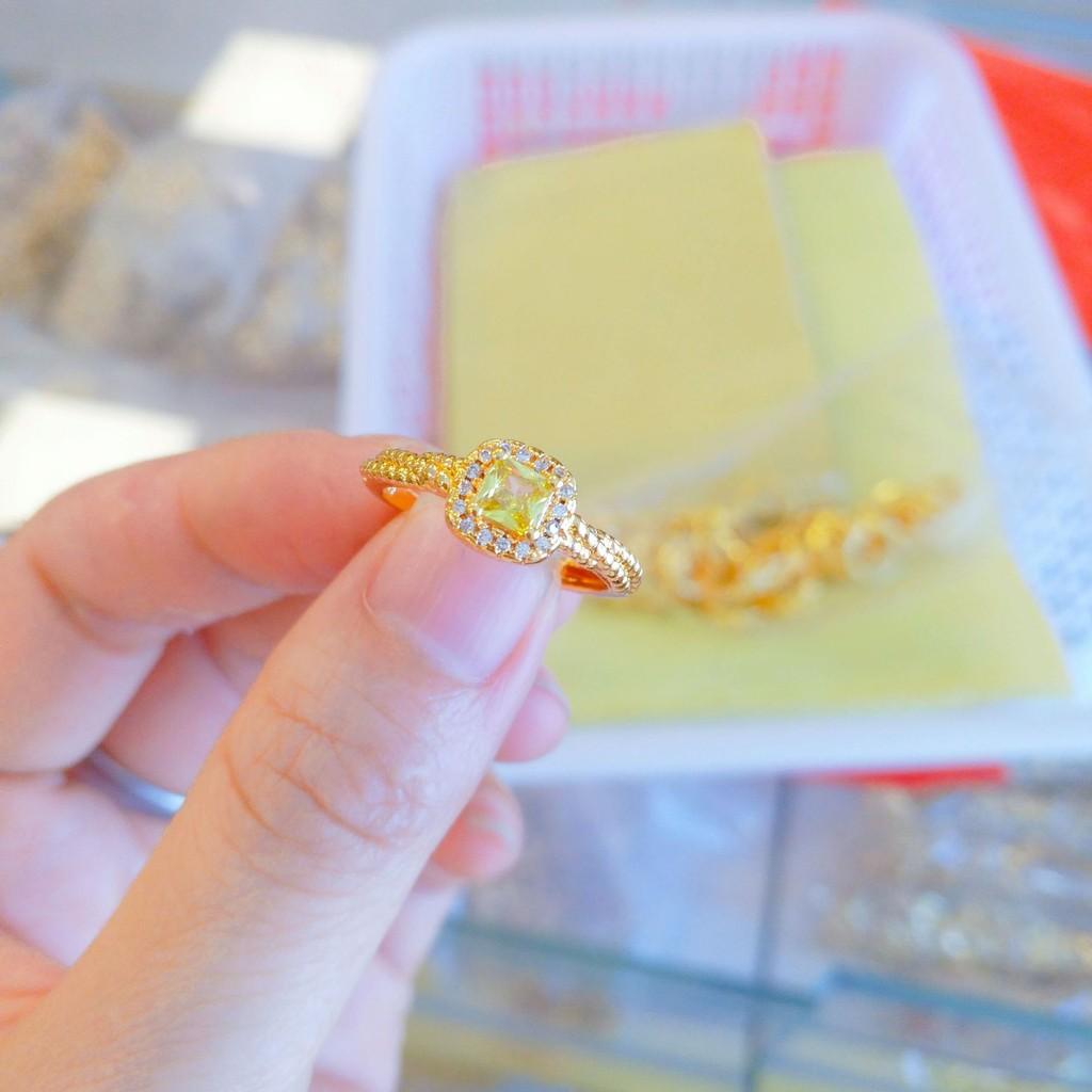 Minimalist And Stylish Open Design Square Sugar Yellow Crystal Ring For Women Gold Jewelry