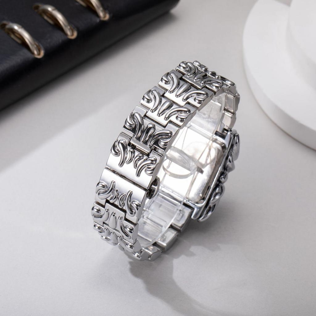 Men Y2K Black Quartz Watch Irregular Dial Retro Fashion Wristwatch