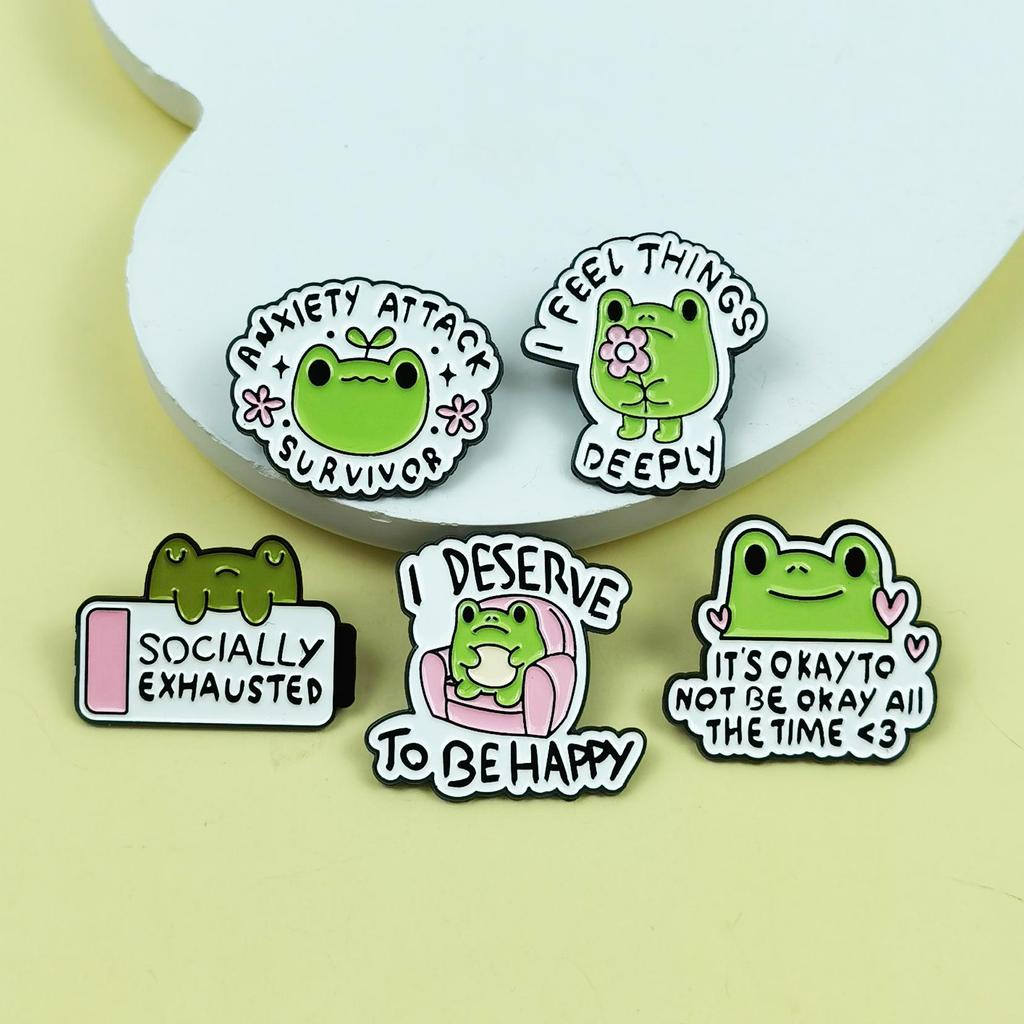 Charming Frog Brooch: Creative English Letter Metal Badge for Bags