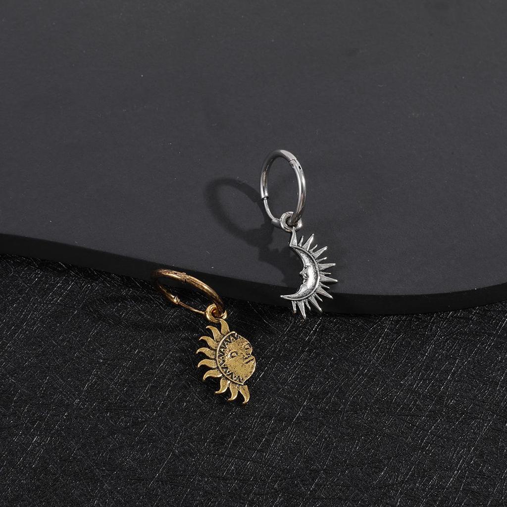 Asymmetrical Sun & Moon Titanium Steel Necklace - Unisex High-End Versatile Jewelry