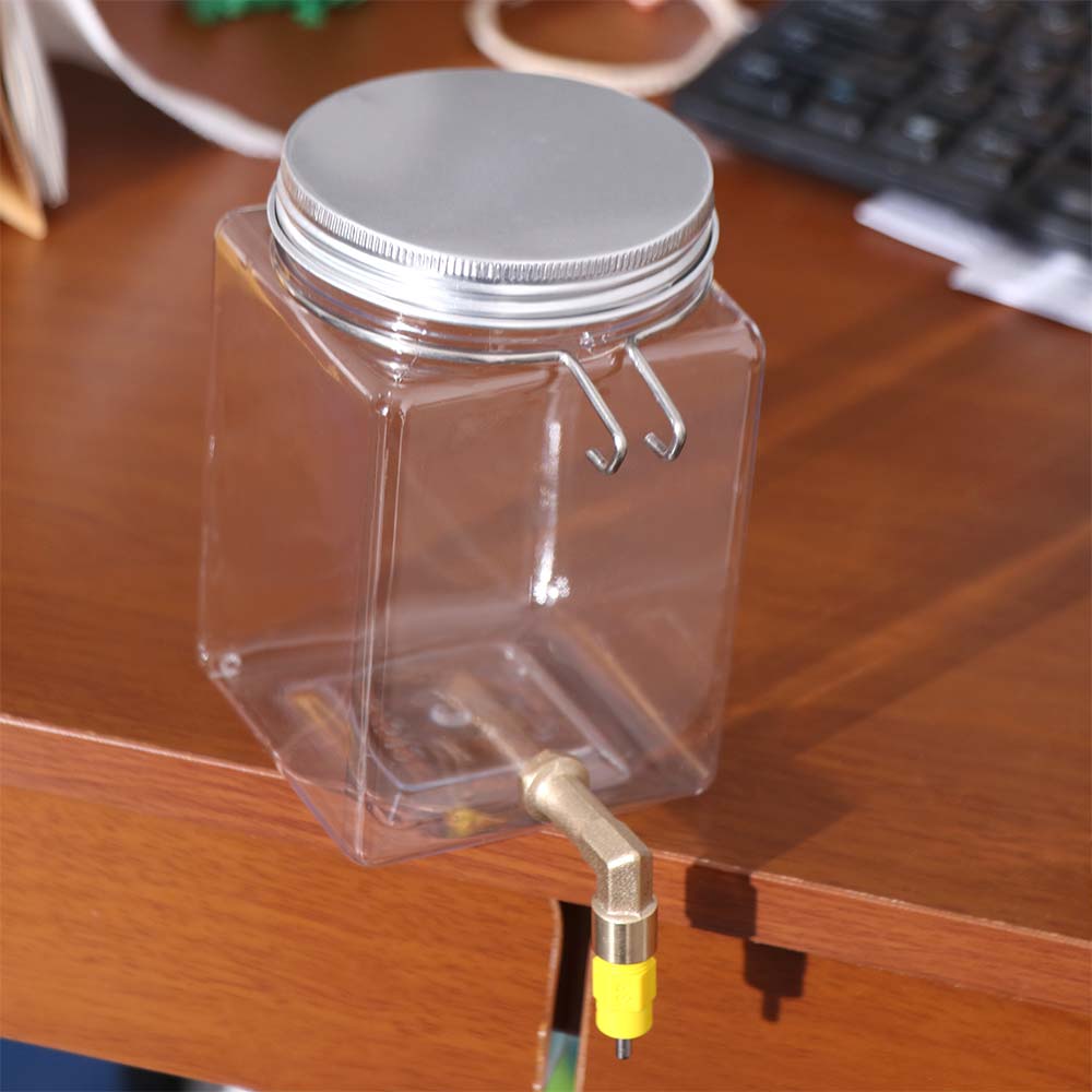 520ML Bird Water Feeder Leakproof Dangling Parrot Water Dispenser Transparent Plastic Bird Waterer for Parrots Cockatoo