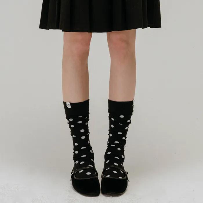NYW DOT LONG SOCKS_BLACK