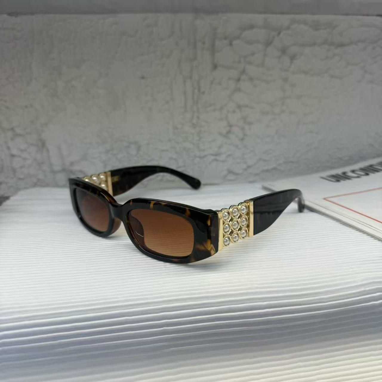 

European American Style Sun Eyeglasses for Woman Pearl Decoration Sunglasses Female Rectangle Shape Women s Sunglass
