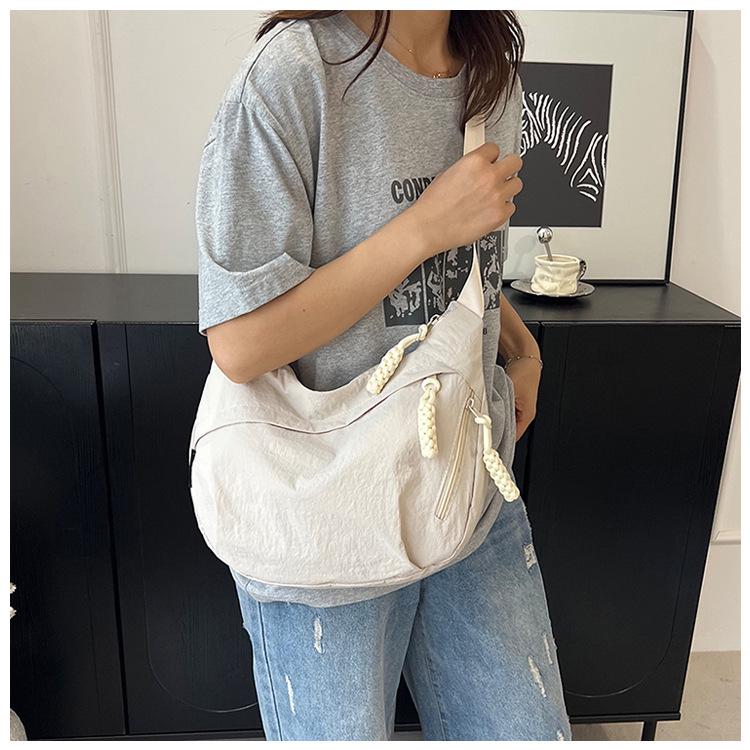 Lightweight Nylon Crossbody Bag: Trendy Large-Capacity Dumpling Design for Women