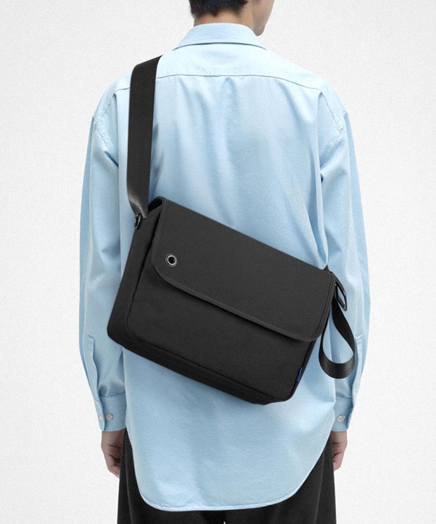 Qualpack Essential Canvas Messenger Bag 380