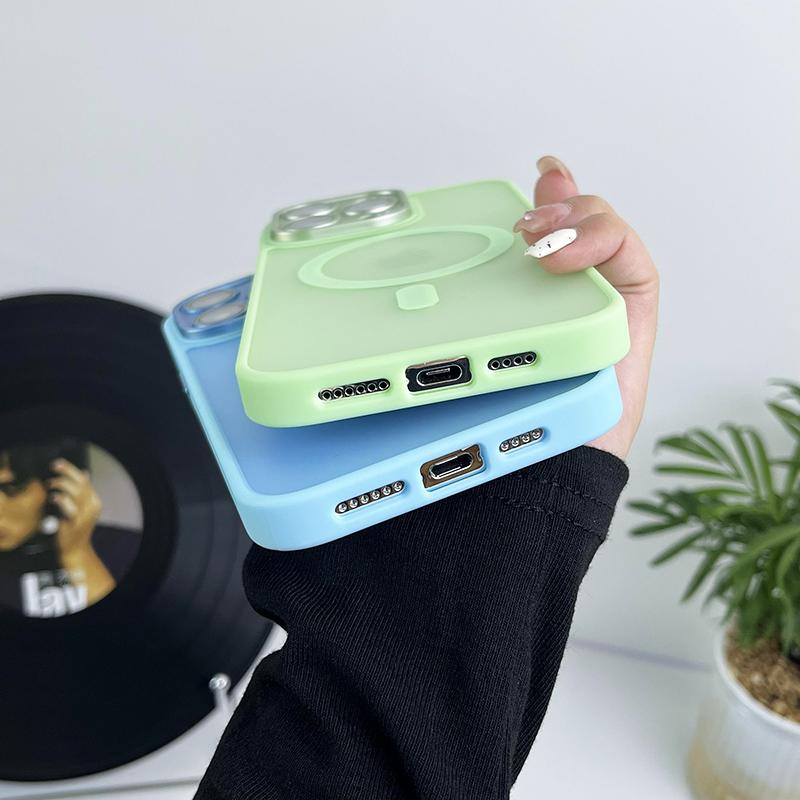 Capa de telefone ultrafina magnética fosca transparente para iPhone 11 12 13 14 15 16 Pro Max com carregamento sem fio Magsafe e película de lente