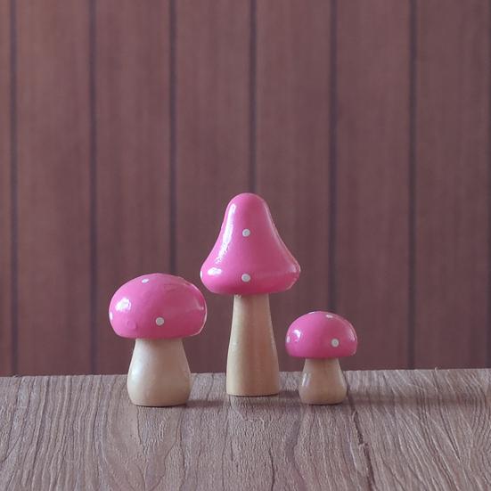 3Pcs/Set Miniatures Wooden Painting Mushroom Ornaments Crafts Kids Gift for Desk Decoration