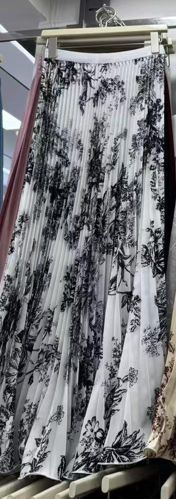 

Multi-color summer Japan and Korea new chiffon fashion high waist thin pleated polka dot medium and long skirt women one size