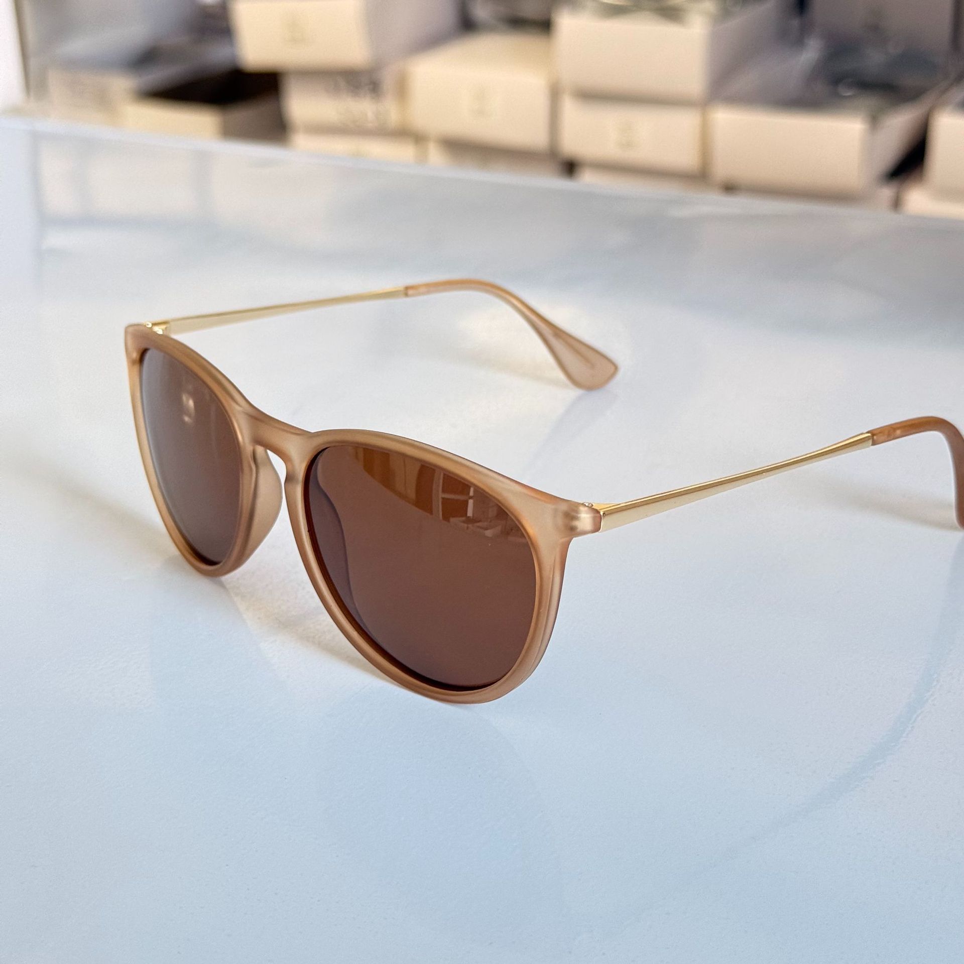 Versatile men s and women s sunglasses Cross-border colorful lenses Sunglasses