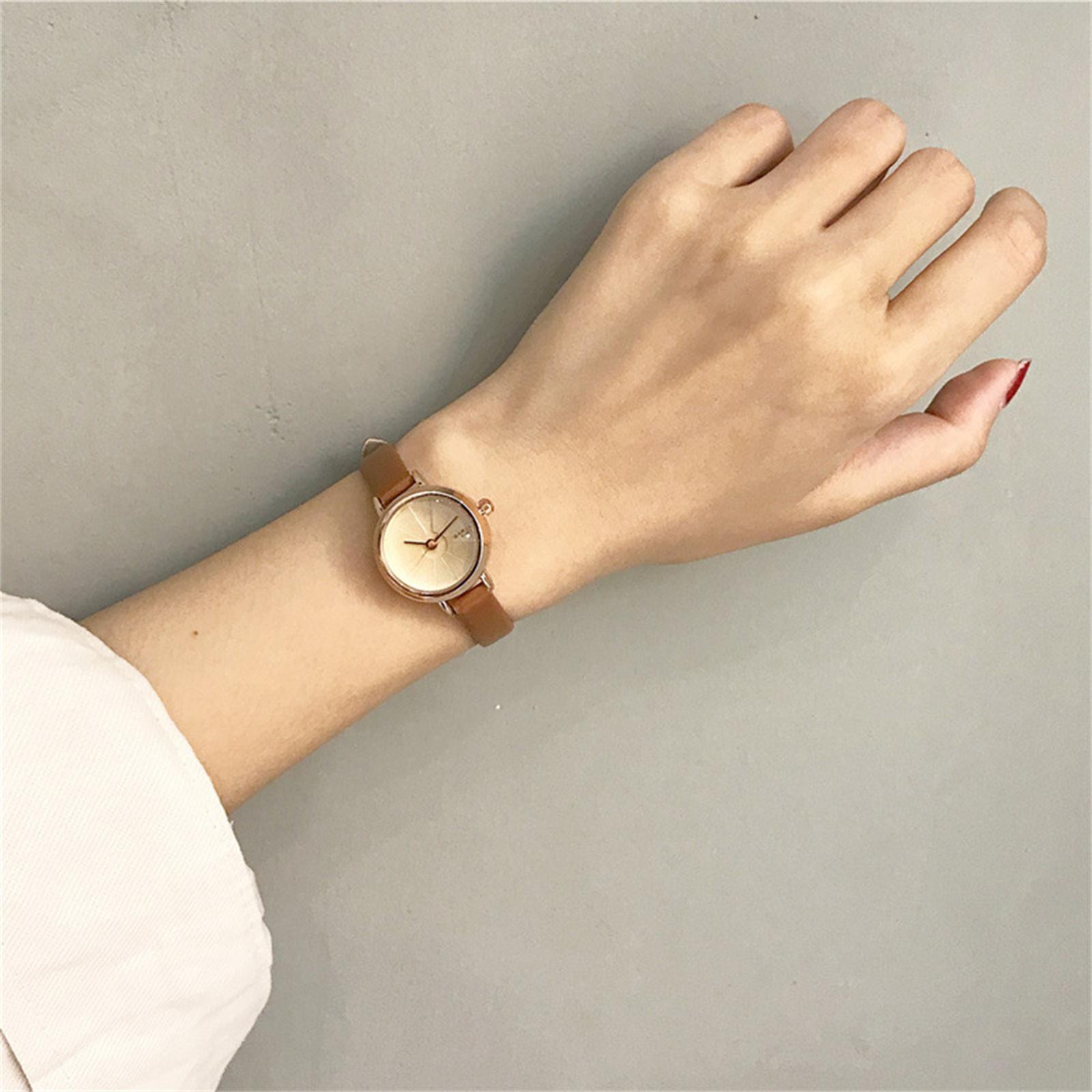 

Женские модные кожаные часы One Size