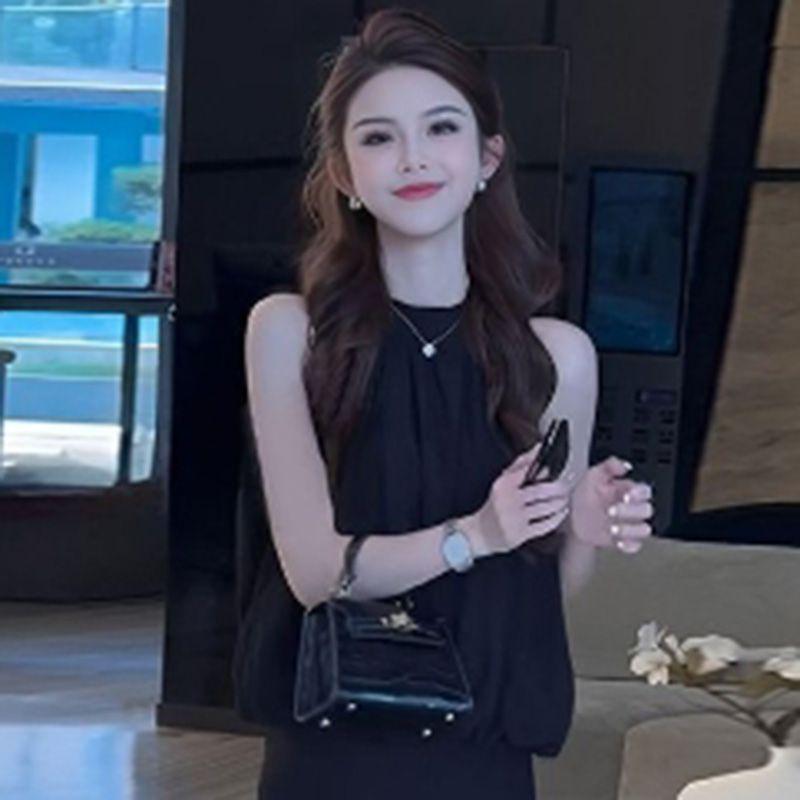 

Chic Summer 2026 Spicy Girl Two-Piece Set: Elegant Sleeveless Halter Top & Skirt M (80-100 jin)