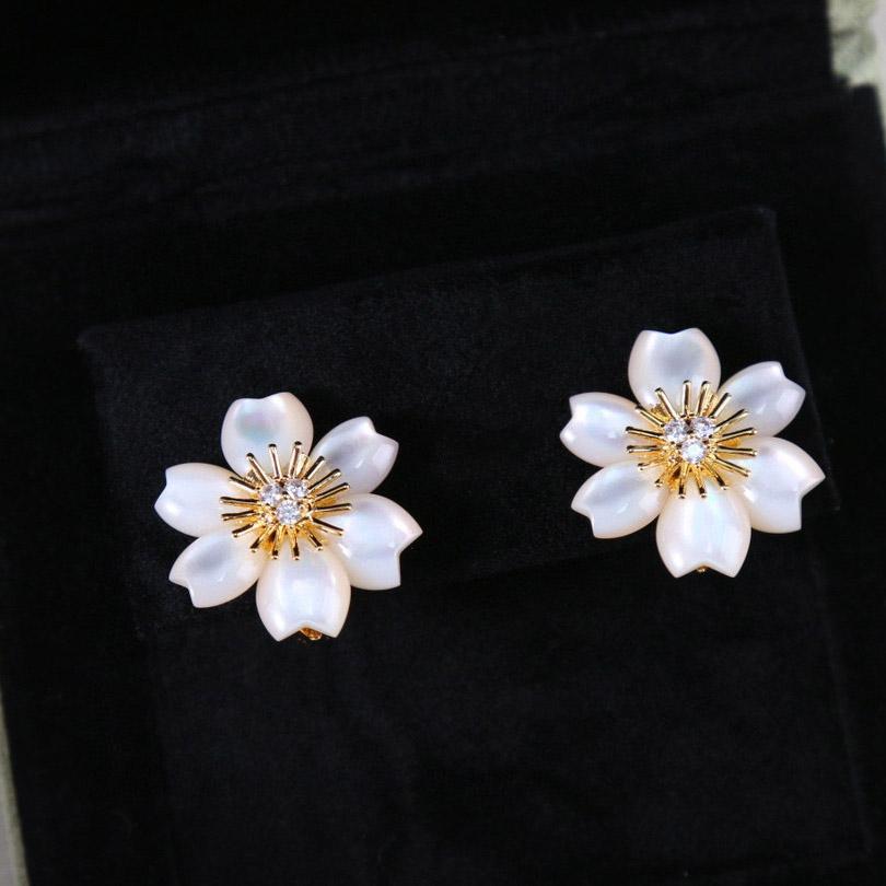 2023 New Trend Popular Brand Earrings Luxury Jewelry for Women Fashion Designer Eardrop Fine Quality Women's Flowers Ear Stud