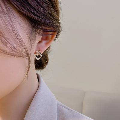 Exquisite quadratische geometrische Ohrstecker für Damen im Sommer Nischendesign, einfache Ohrringe