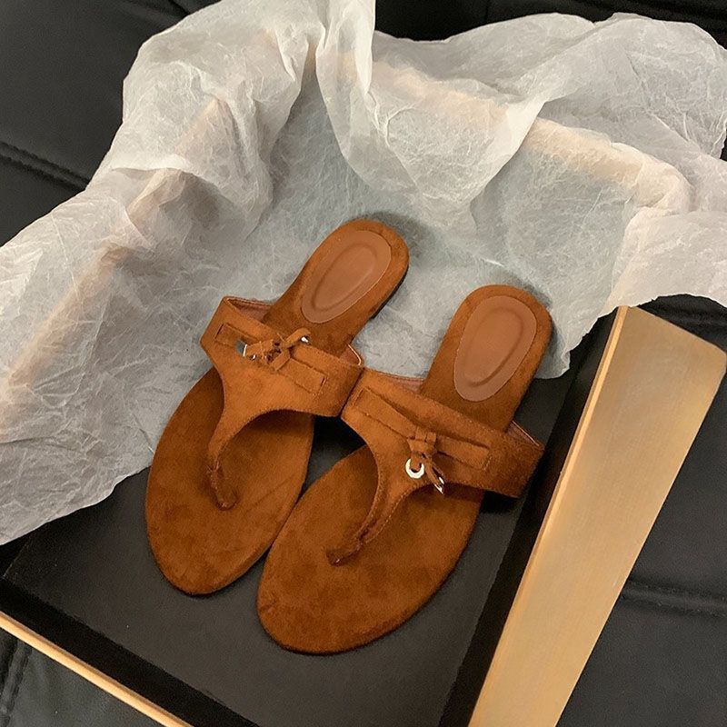 

2025 лето новые шлепанцы женские уличные на плоской подошве нишевые с перемычкой между пальцами ретро повседневные для поездок на работу универсальные сандалии 39