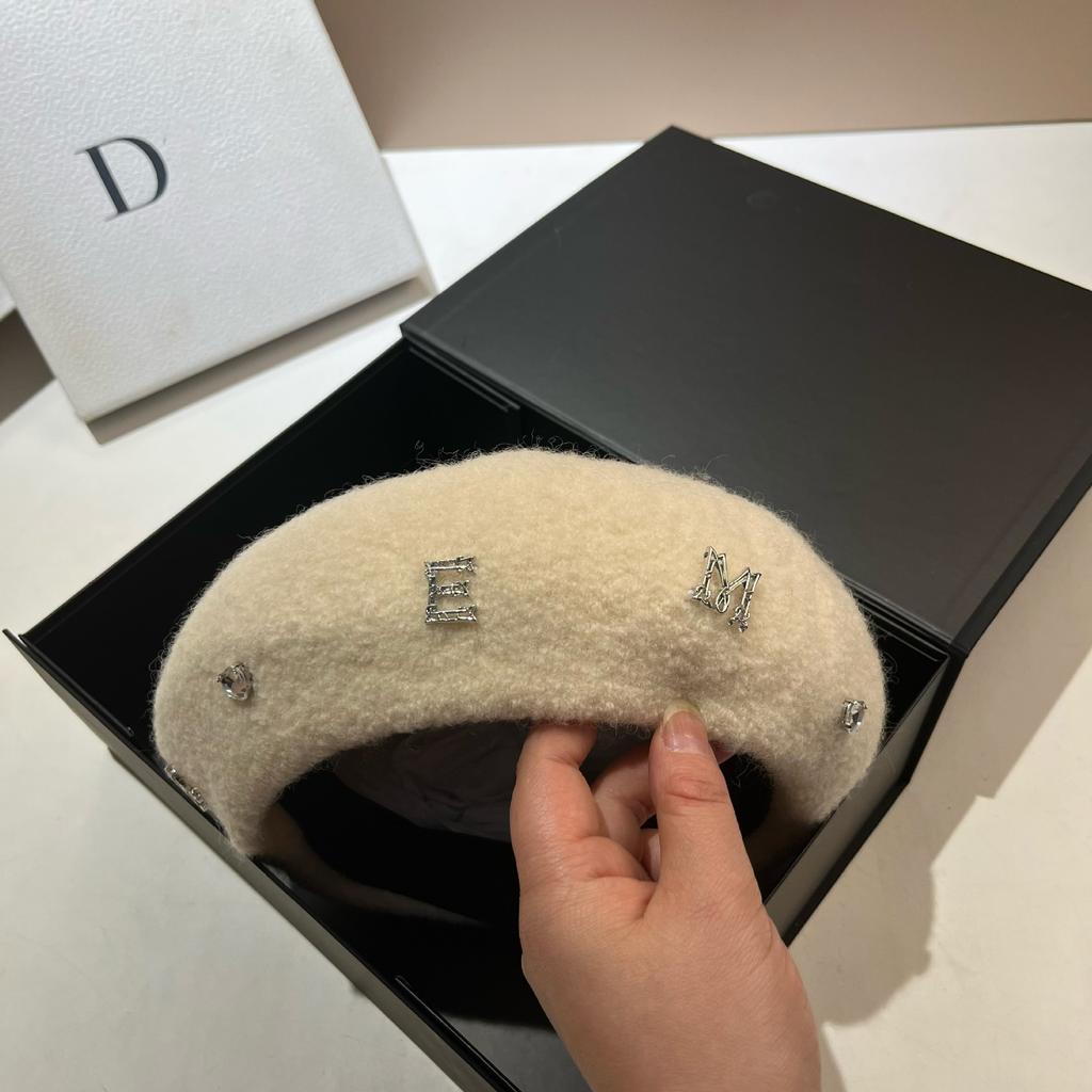 Big Star Alphabet Beret Tibetan Wool Painter'S Hat Sweet Lamb Roll Octagonal Hat