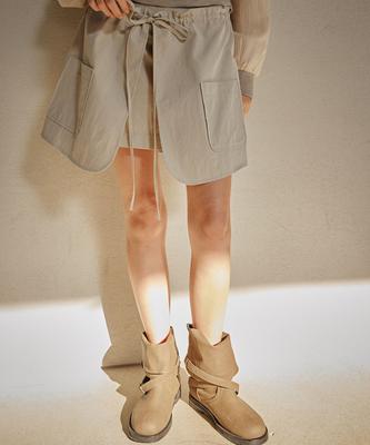 Auro Cowgirl Pocket Skirt [Pale Gray]