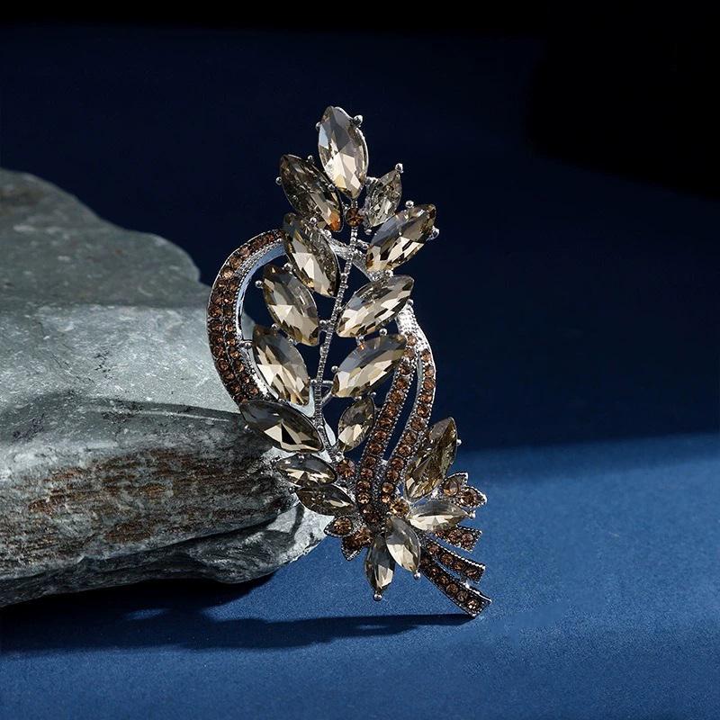 Brosche Damen Hochwertiger Kristallschmuck Retro-Atmosphäre Anzug Corsage Mantelbrosche Geburtstagsgeschenk