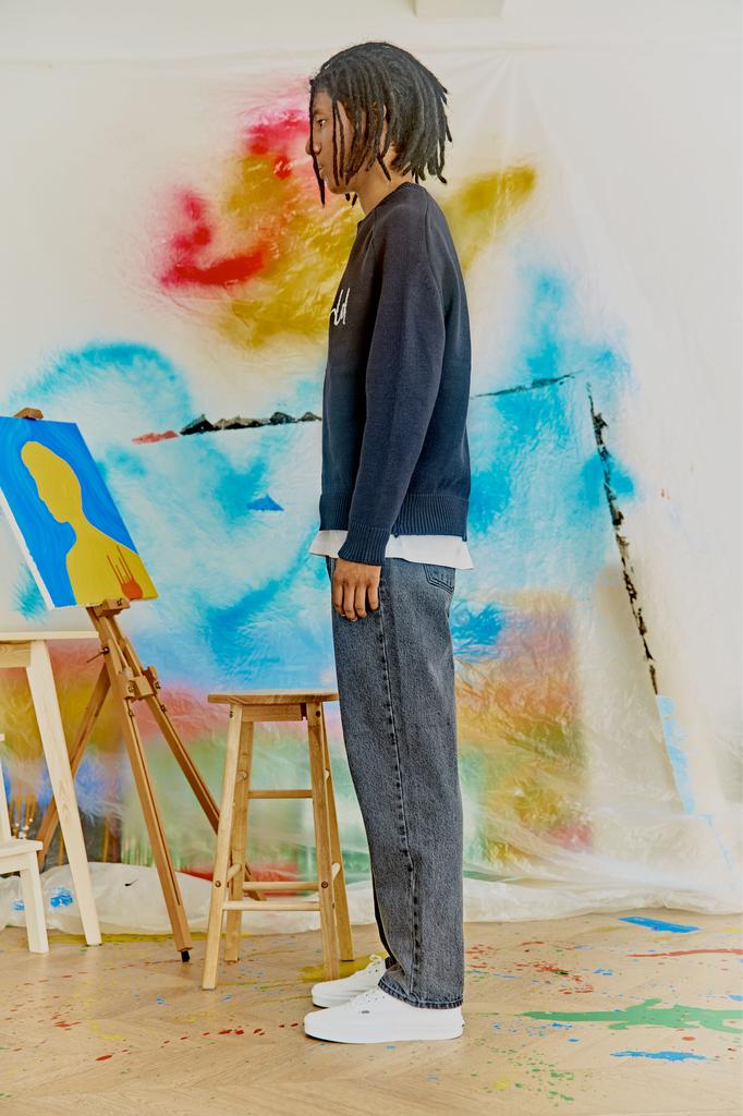 DREAMWORLD Logo Sweater Navy_01