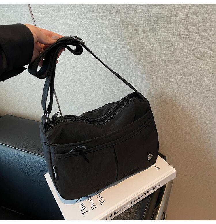 Women's 2025 Sporty Minimalist Crossbody Bag: Lightweight, Large Capacity, Versatile Shoulder Bag for Commute or Casual Use