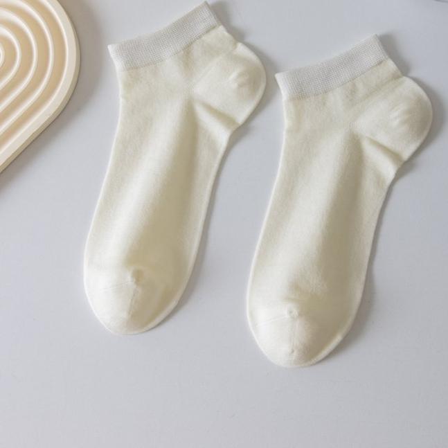 Women's Summer Thin Sweat Absorbing Breathable Moon Boneless Short Tube Socks