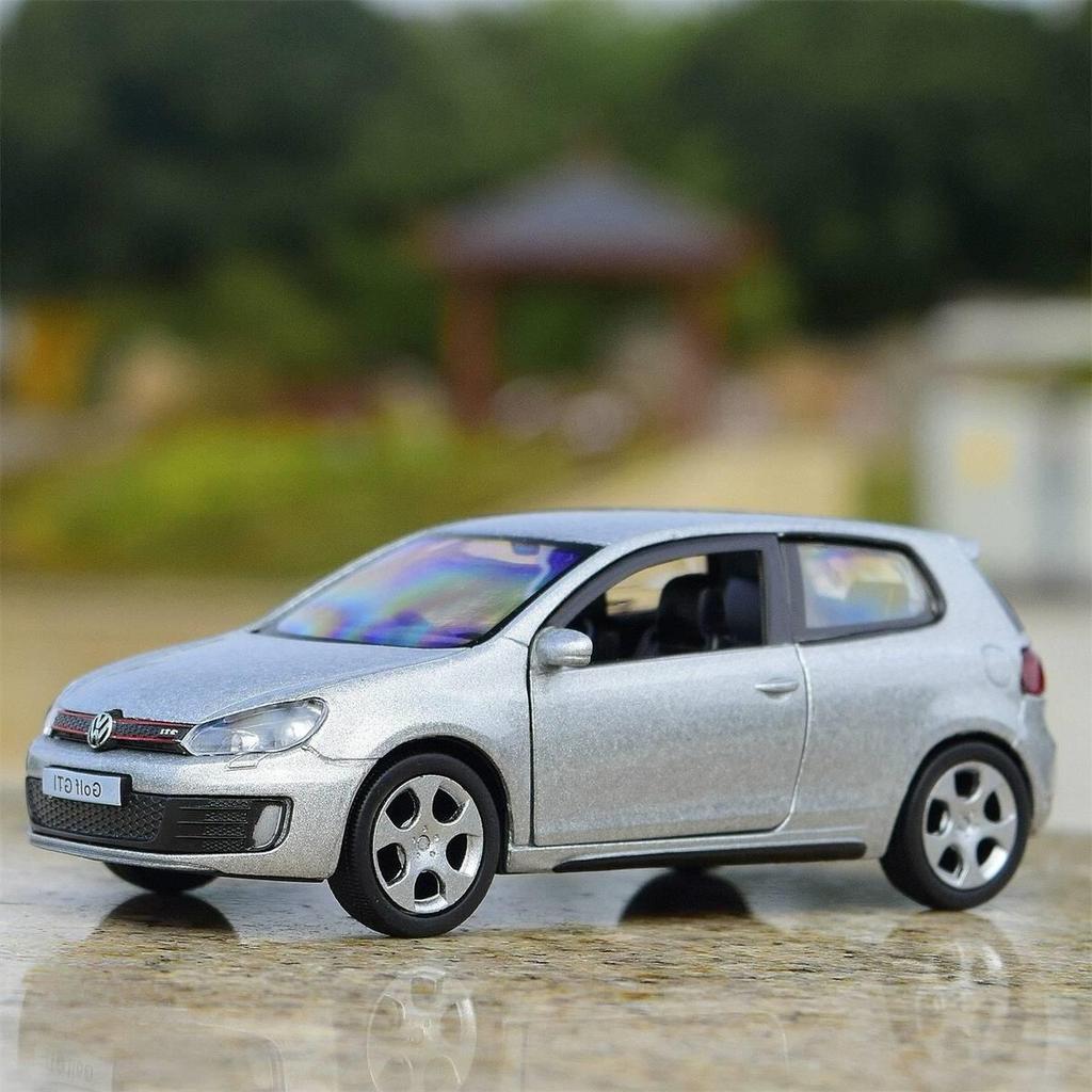 Volkswagen Golf GTI 5palcové kovové auto simulace odlévaný a hračkový vůz RMZ city 1:36 dárků ze slitinových modelů pro děti