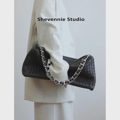 2024 Trendy Braided Cowhide Tote: Large Capacity, One-Shoulder Crossbody Bag