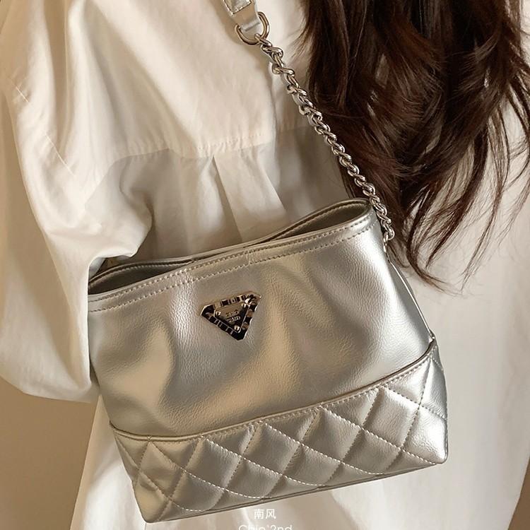 New Black and Gold Night Car Small Square Bag Women's New Summer Chain Shoulder Messenger Bag