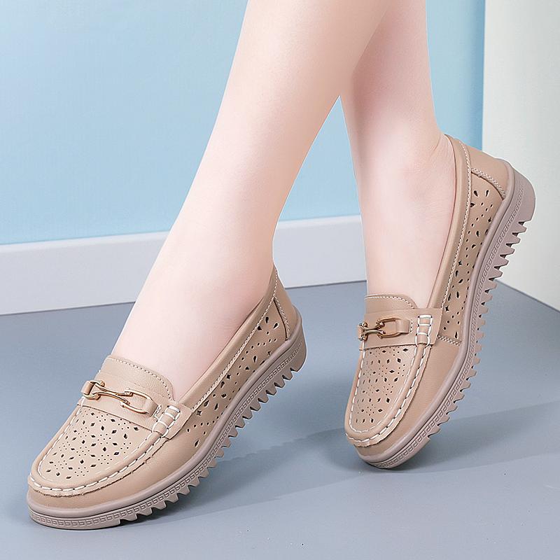 Leather mother shoes hollow breathable beef tendon soft sole middle old pedal Doudou shoes are not tired women's shoes