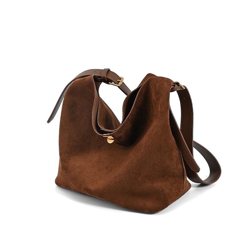 Bucket Bag Women'S Bag Large Capacity Commuter Bag Shoulder Suede Retro Messenger Bag Luggage
